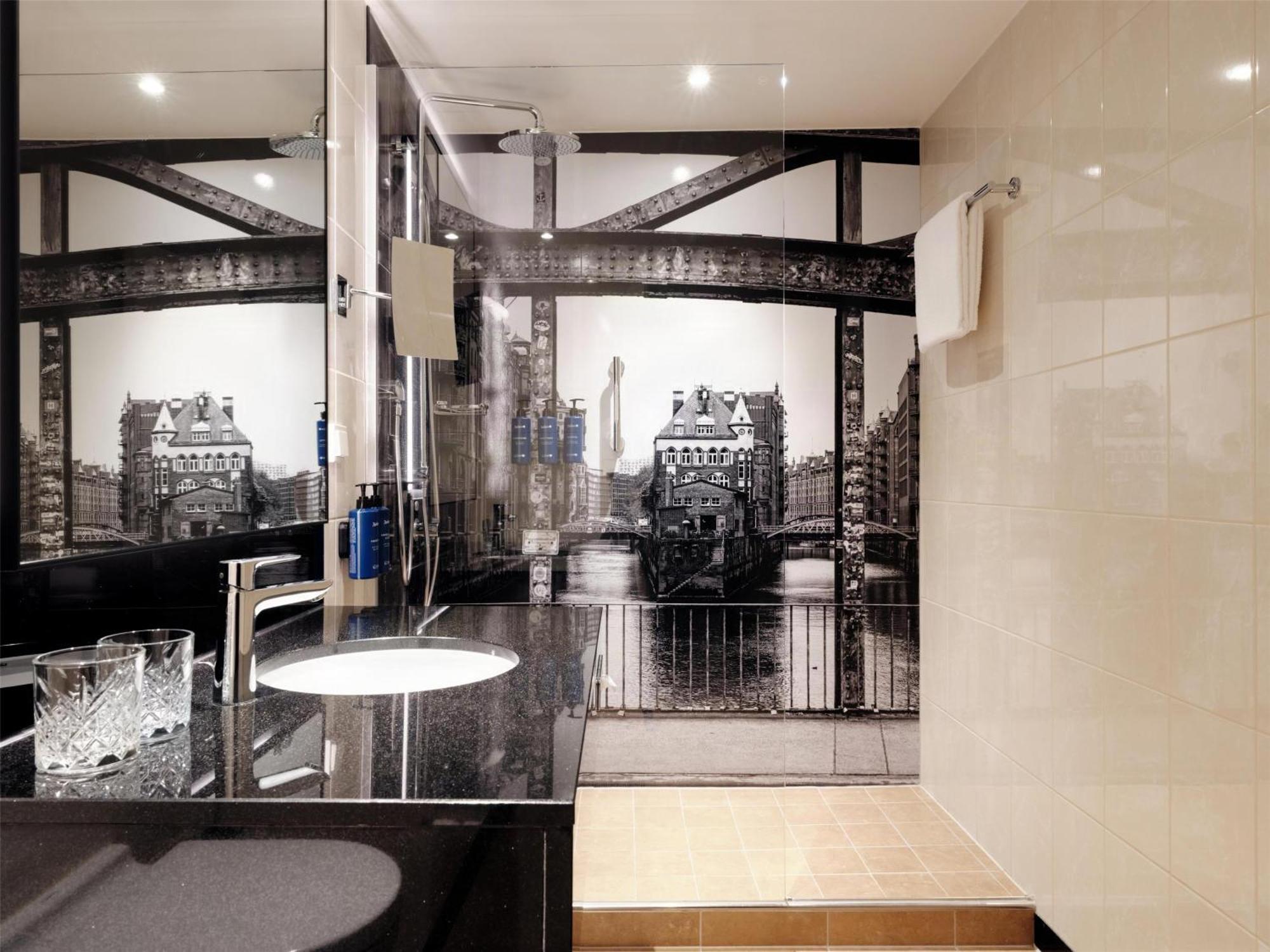 Radisson Blu Hotel, Airport Hotel 4*