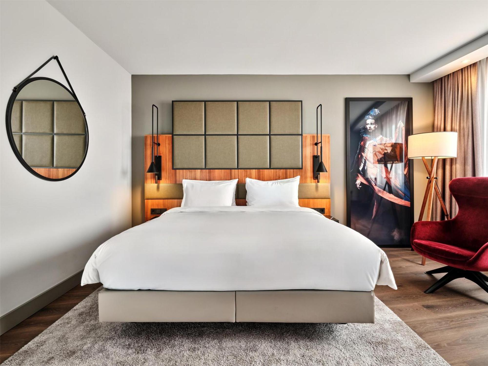 Radisson Blu Hotel, Airport 4*