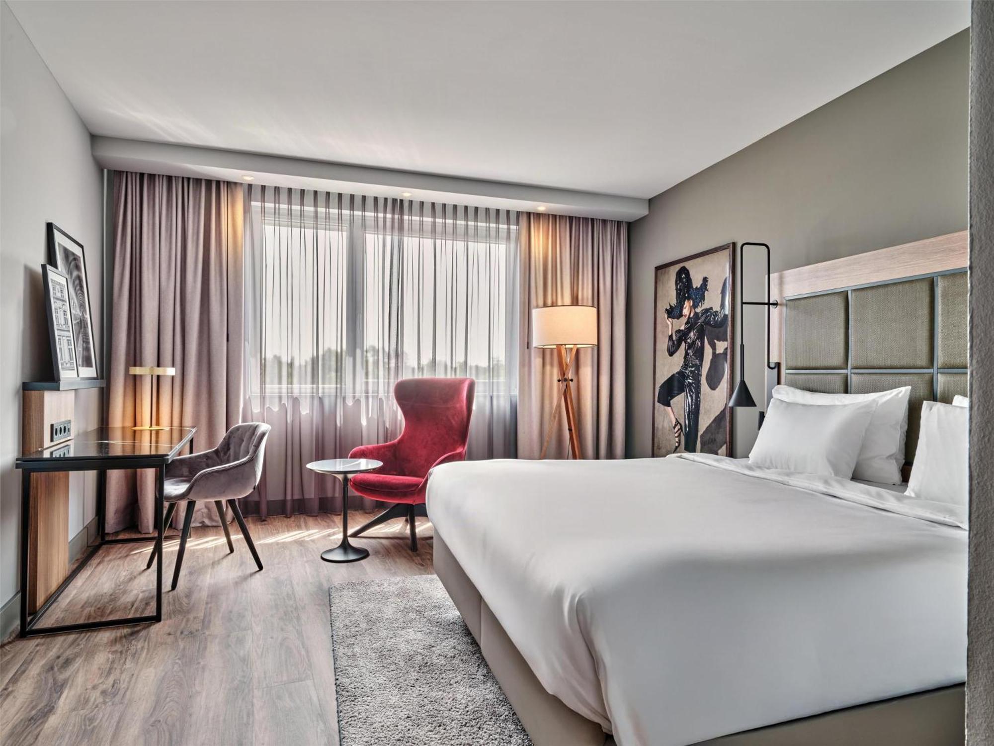 Radisson Blu Hotel, Airport 4*