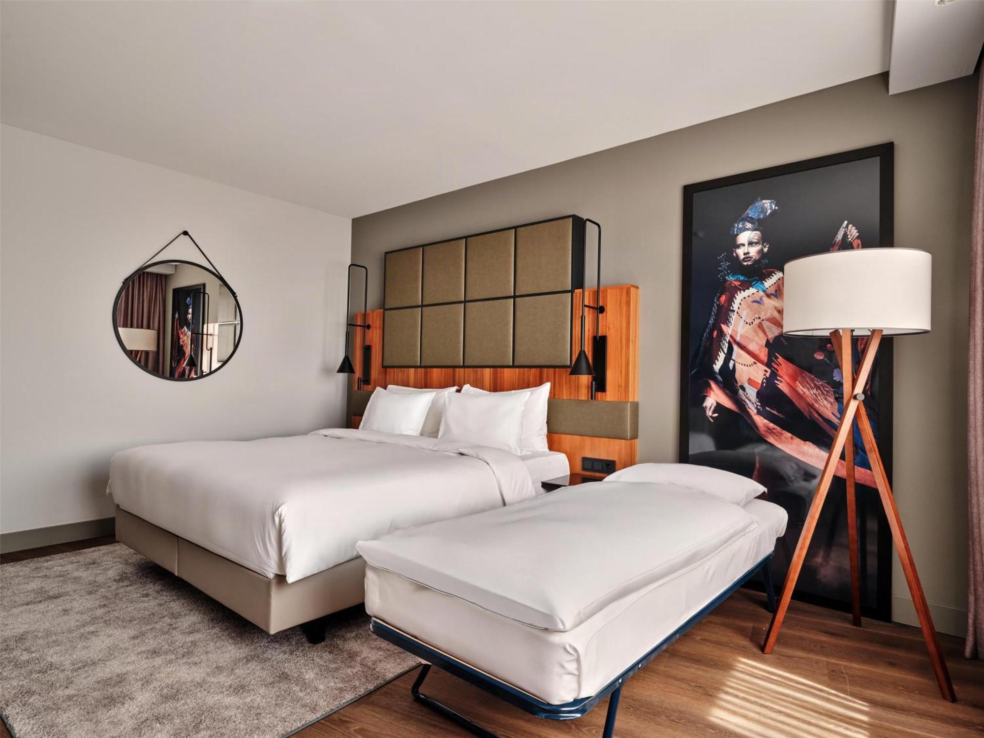 Hotel Radisson Blu Hotel, Airport 4*