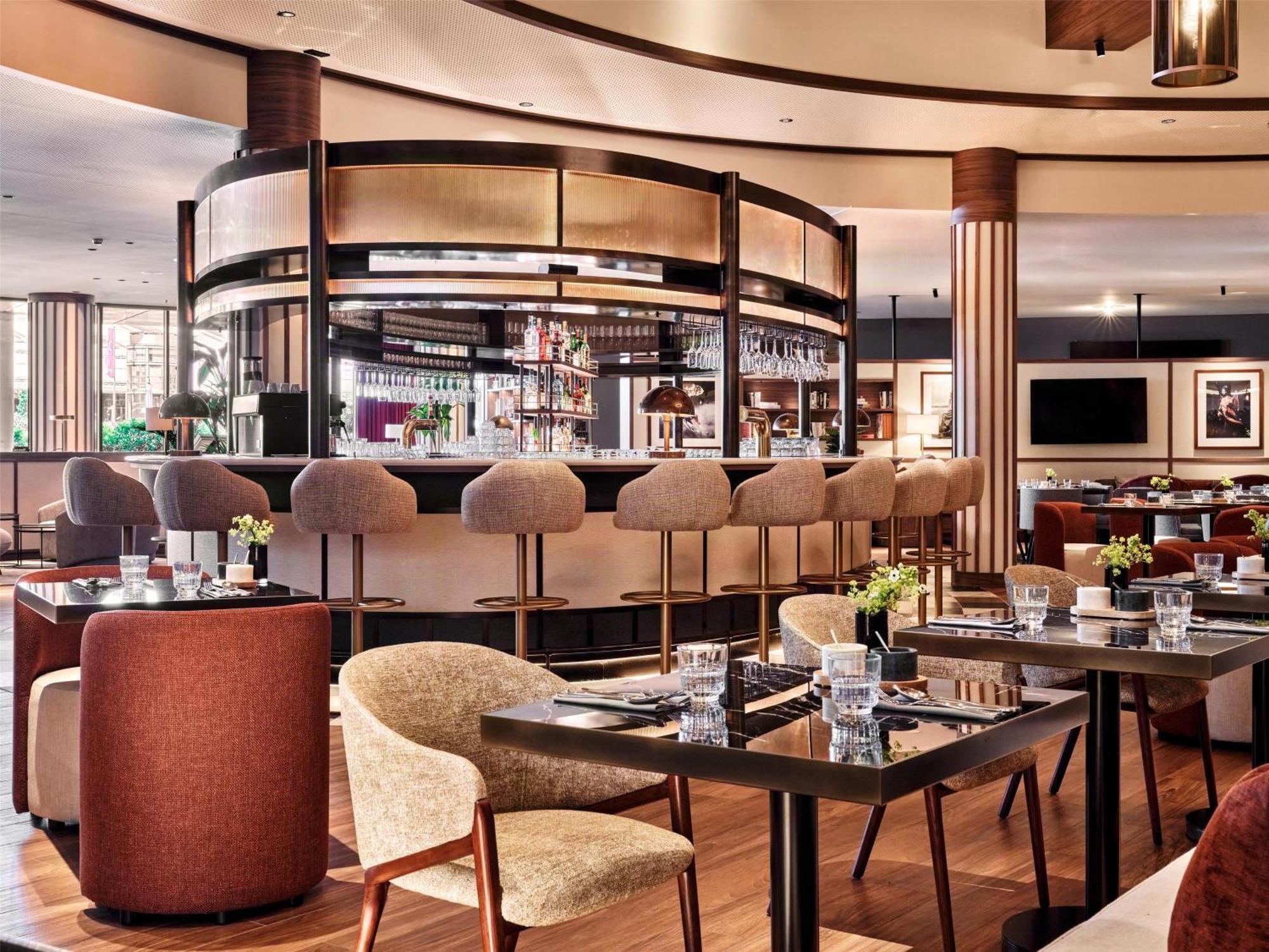 Radisson Blu Hotel, Airport